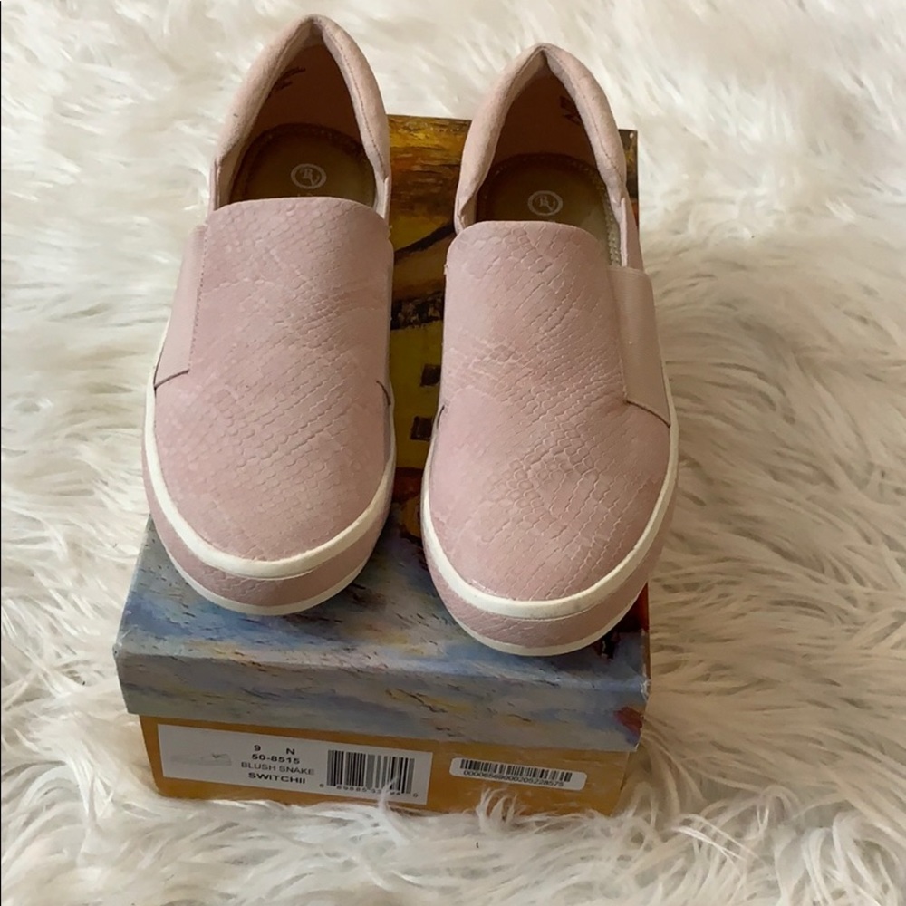 Super Cute NWOT Bella Vita Shoes Size 9N